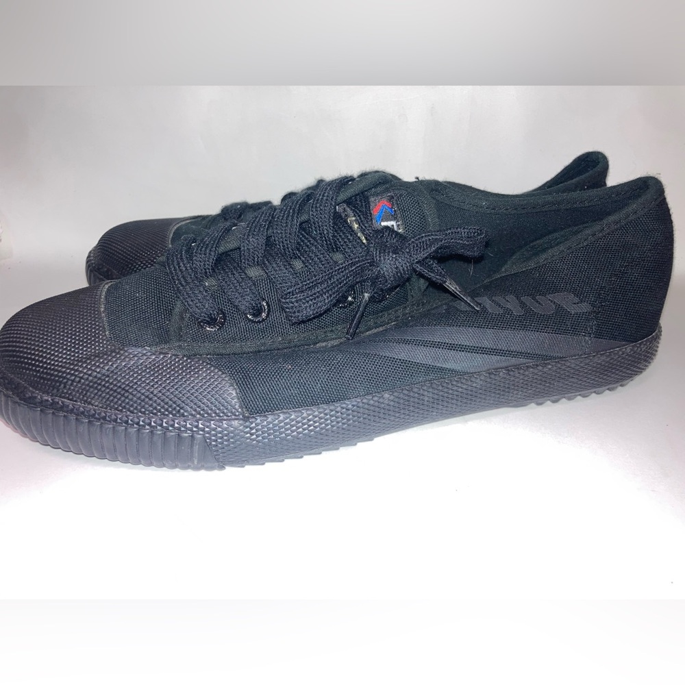Feiyue Black Canvas Size 8 Men’s Black Canvas Fieyue Sneakers